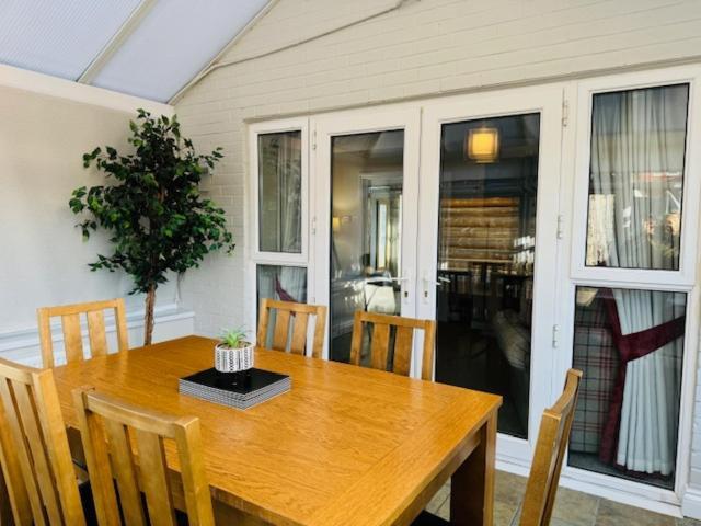 Netflix Home Jacuzzi Gym Fast Wifi Ps5 Free Parking 2 Spaces Hereford Exteriér fotografie